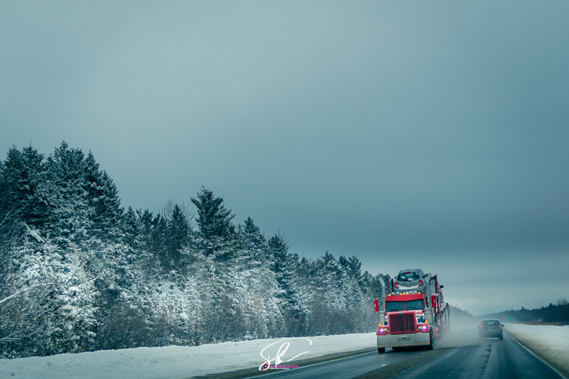 camion americain sur les grande route du canada