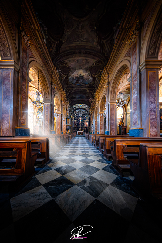 Photo interieur eglise cheraso langhes italie
