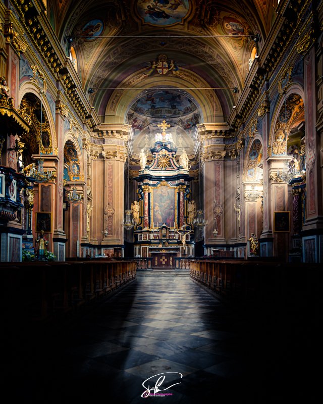Photo interieur eglise cheraso langhes italie